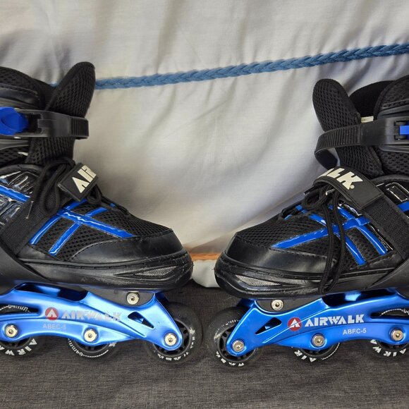 Airwalk Kid's (Size 5-8, Blue & Black) Beginner Adjustable #ABFC-5 In-line Skate - Picture 3 of 7